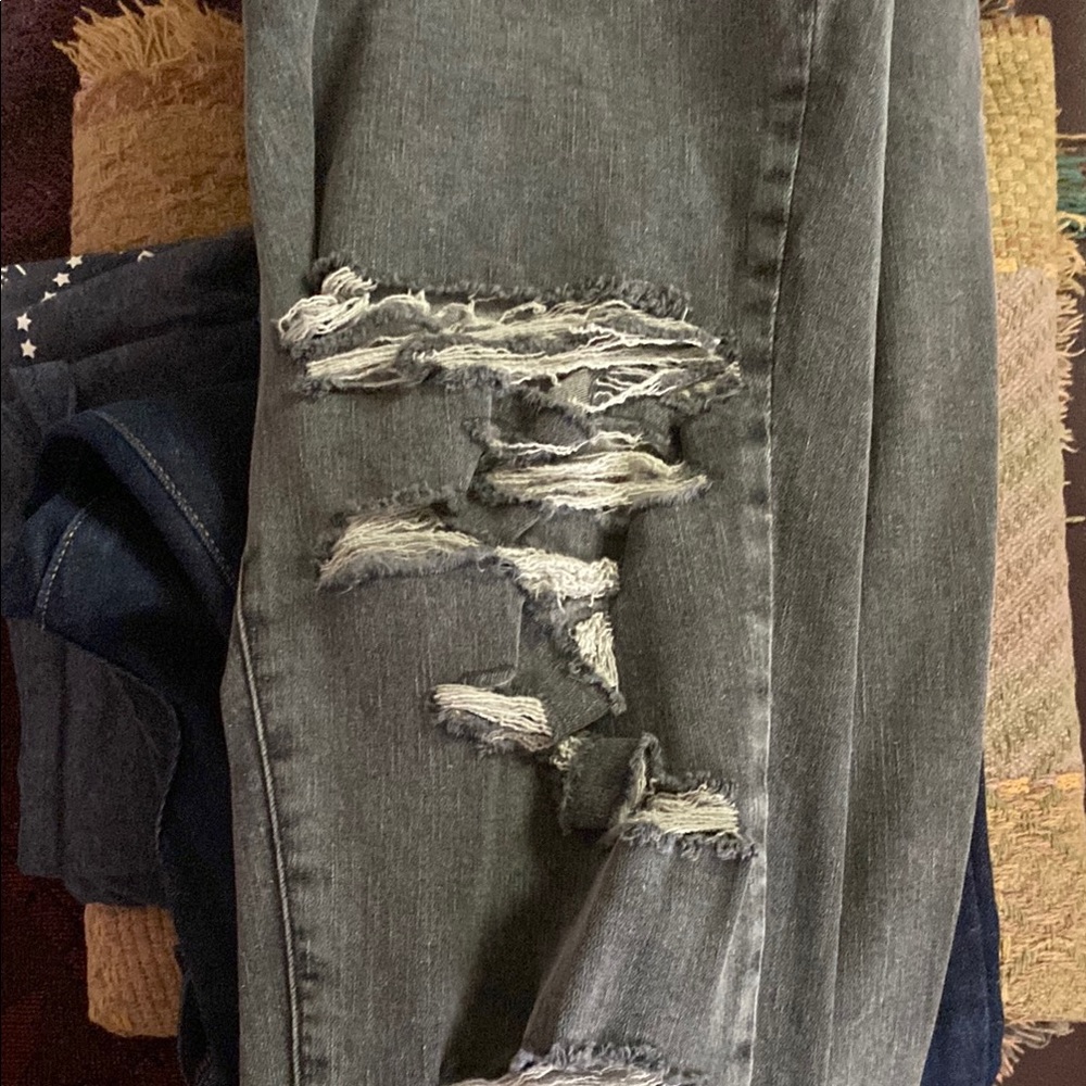 Distressed Gray Women's Jeans